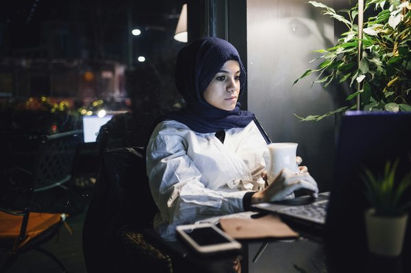 Comment choisir une croisière qui propose des visites des plantations de café en Colombie?